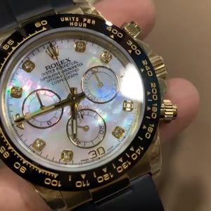 The Rolex Daytona series with mother-of-pearl dials is truly beautiful! Suitable for both men and women.