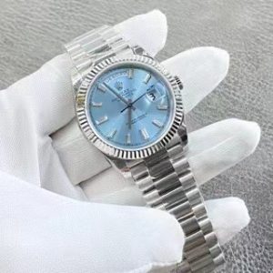 Alternative view of Rolex Day-Date collection watch, powered by the 2836 movement. Exclusive real-life photos—truly substantial in the hand. Crystal-clear glass, authentic calendar alignment, hands with central pivots, and a distinctly three-dimensional bezel. Ready to wear right out of the box with exceptional feel. Say goodbye to flimsy watches forever. Weighted version, just like the boutique—heavy and substantial! 40mm diameter, crafted by GM Factory.