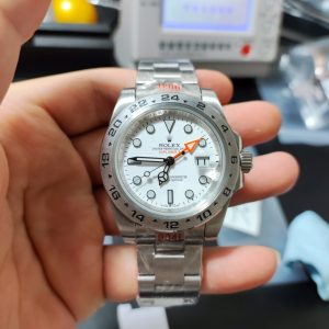 Alternative view of New White-Faced Explorer 2