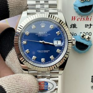 SC FACTORY Rolex Oyster Perpetual Datejust Series 41MM Features the latest version 3235 integrated movement with 72-hour power reserve Constructed with stable and reliable core technology 904L stainless steel case High-definition sapphire crystal paired with 2.5x magnified mineral crystal, three-dimensional hands. Dial features embossed printing with clear, curved edges and beveled hour markers, enhanced with ice-blue Swiss-imported super-luminescent coating.Both case and bracelet are crafted from 904L stainless steel (AR Factory). The bracelet offers interchangeable five-link and flat-link options. All components are manufactured by premium factories, achieving perfect alignment with the genuine article. Accessories are fully interchangeable with authentic parts. Its clean, minimalist design suits both daily wear and business settings! Meticulous polishing details ensure exquisite aesthetics, with flawless integration to the case. The overall quality is impeccable. We welcome connoisseurs to appreciate its craftsmanship.