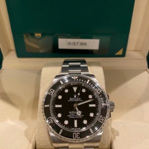 Meet the Black Submariner without a calendar