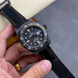 VS Factory's Market-Leading Version: The Latest! Lightest! Brightest! Rolex Carbon Sea-Dweller Submariner Series Watch! 40mm 3135 Movement 1⃣️ Features an innovative super-luminescent design: "Super-luminescent crown and bezel markers."2⃣️ All genuine components are interchangeable, offering exceptional versatility and value. Truly interchangeable with the original. VS Factory's meticulously crafted masterpiece—welcome fellow watch enthusiasts to appreciate!