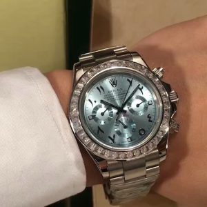 You'd dare say this Daytona isn't handsome?