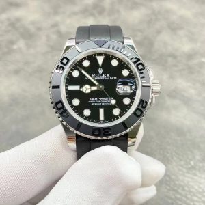 Hold on to who we are, hold on to your heart Stay true to yourself, stay true to your heart