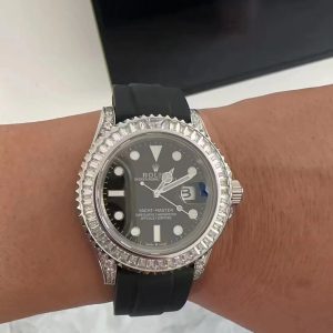 Buyer's Review (Diamond Circle Yacht) Watch Rave Review: Thanks for the stylish show, bro! 🐯 Put this watch on, and you're either a tycoon or a powerhouse! 🐯