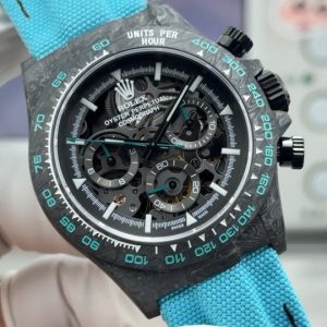 TW Factory ROLEX Cosmograph Daytona Carbon Fiber Custom Edition. This timepiece offers lightweight comfort while boasting a rugged exterior. Each watch features a uniquely patterned carbon fiber material. 【Case】 Dimensions of 40x12.4mm perfectly match the original. TW Factory masterfully crafts the distinctive character of carbon fiber Rolex watches.Exclusively in the market, the entire case, bezel, and caseback are crafted from high-composite carbon fiber and ultra-bright luminous powder. Meticulous hand-polishing and chamfering enhance every detail, delivering exceptional texture. 【Bracelet Clasp】 The strap features a hand-woven synthetic fiber band, offering breathable comfort and soft texture. 【Movement】 Equipped with the latest precise and mature 4802 movement, it perfectly achieves powerful functionality—truly the king of value for money!!!
