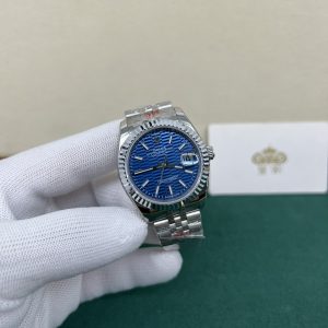 Alternative view of Royal Authentic Rolex Datejust Series, 36mm Blue Dial