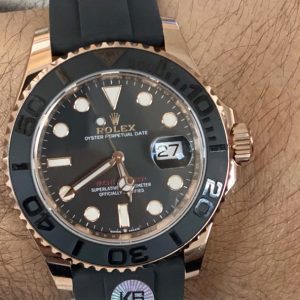 Premium Edition!Golden Yacht Shakes the World [Drool] Upgraded once more, equipped with an imported ETA movement. The Yacht Master combines the superior craftsmanship of the previous generation while fully upgrading the base stainless steel material. It uses genuine Japanese nickel-containing stainless steel 904L [identical to the authentic piece] as the foundation material, replicating the genuine piece's permanent rose gold plating technology. The plating is more durable and corrosion-resistant.A Legend of Luxury!