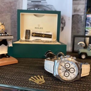 Alternative view of Silver Daytona