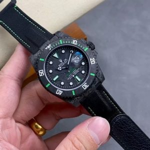 VS Factory's Market-Leading Version: The Latest! Lightest! Brightest! Rolex Carbon Sea-Dweller Submariner Series Watch! 40mm 3135 Movement 1⃣️ Features an innovative super-luminescent design: "Super-luminescent crown and bezel markers."2⃣️ All genuine components are replaceable, offering exceptional versatility and value. Truly interchangeable with the original. VS Factory's Masterpiece—welcome fellow watch enthusiasts to appreciate!