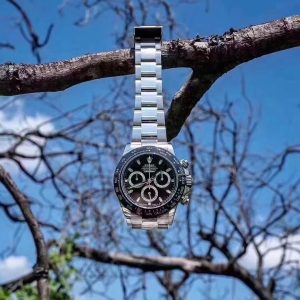 ⌚May this winter bring both love and luck Wishing you and me the same♥️