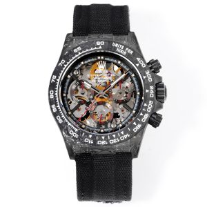 TW Factory ROLEX Cosmograph Daytona Carbon Fiber Custom Edition. This timepiece offers lightweight comfort while maintaining a robust exterior. Each watch features a uniquely patterned carbon fiber material. 【Case】 Dimensions of 40x12.4mm perfectly match the original. TW Factory masterfully crafts the distinctive character of carbon fiber Rolex watches.Exclusively in the market, the entire case, bezel, and caseback are crafted from high-composite carbon fiber and ultra-bright luminous powder. Details undergo hand-finished chamfering and polishing for exceptional texture. 【Bracelet Clasp】The strap features a hand-woven synthetic fiber band, offering breathable comfort and soft texture. 【Movement】Equipped with the latest precise and mature 4802 movement, it perfectly delivers powerful functionality—the ultimate value for money!!!